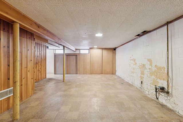 6216 Ridge Drive, Woodbury, MN 55125