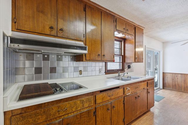 6216 Ridge Drive, Woodbury, MN 55125