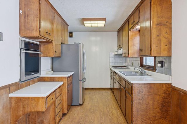 6216 Ridge Drive, Woodbury, MN 55125