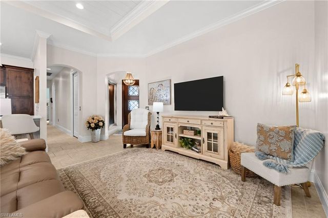 8000 Cordoba PL, Naples, FL 34113