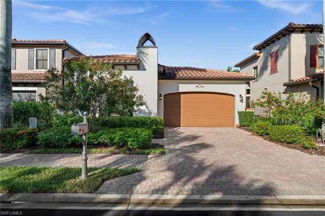 8000 Cordoba PL, Naples, FL 34113