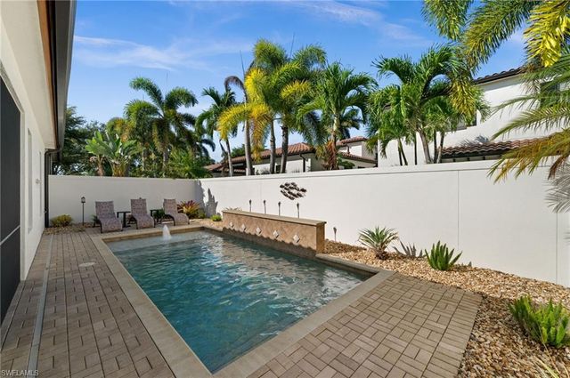 8000 Cordoba PL, Naples, FL 34113