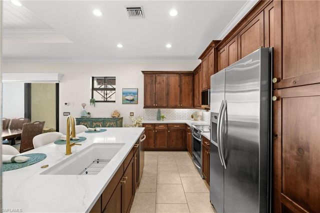 8000 Cordoba PL, Naples, FL 34113
