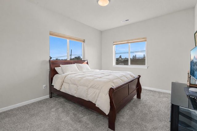 591 SW Cassidy Avenue, Madras, OR 97741