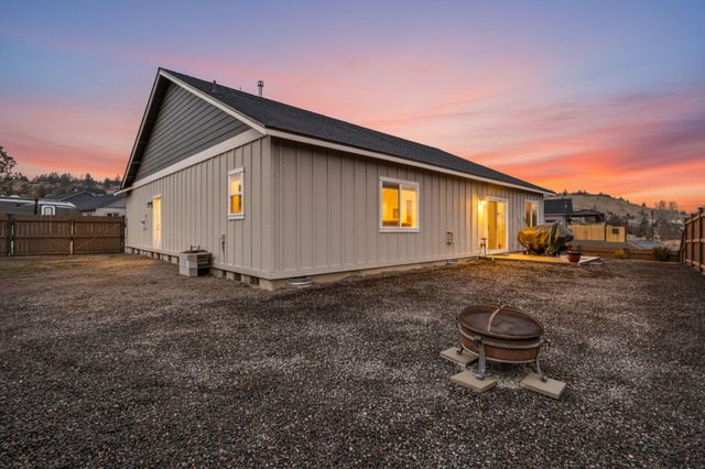 591 SW Cassidy Avenue, Madras, OR 97741