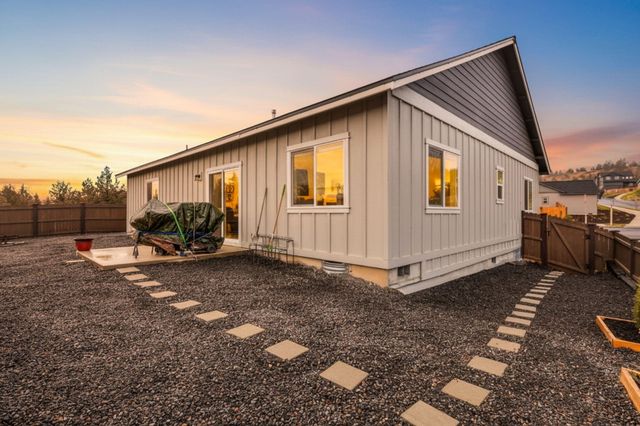 591 SW Cassidy Avenue, Madras, OR 97741