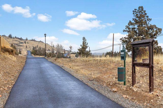 591 SW Cassidy Avenue, Madras, OR 97741