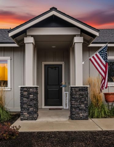 591 SW Cassidy Avenue, Madras, OR 97741