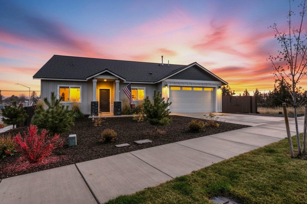 591 SW Cassidy Avenue, Madras, OR 97741