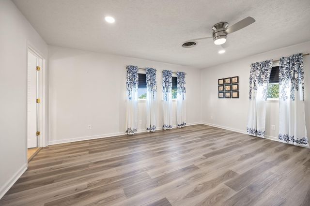 237 Hickory Avenue, Somerset, KY 42503