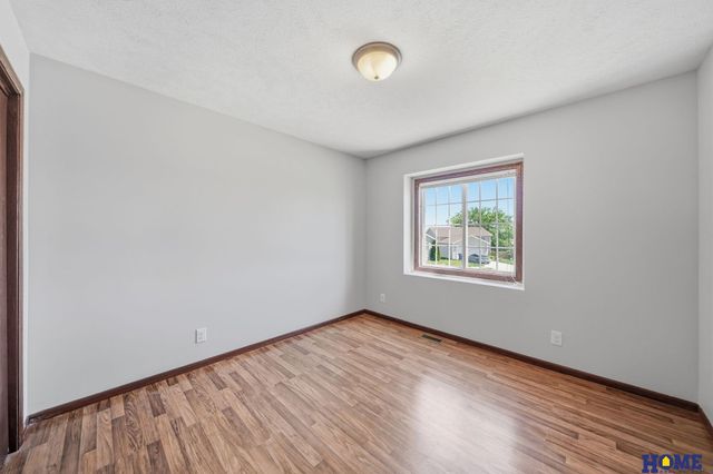 5249 N 9th Circle, Lincoln, NE 68521