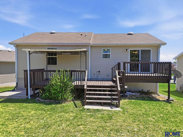 5249 N 9th Circle, Lincoln, NE 68521