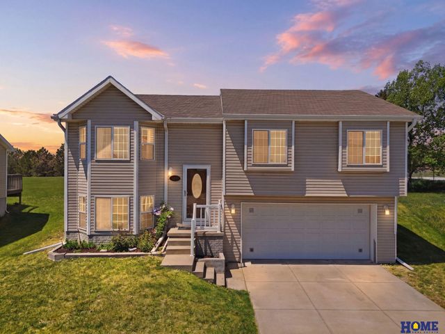 5249 N 9th Circle, Lincoln, NE 68521