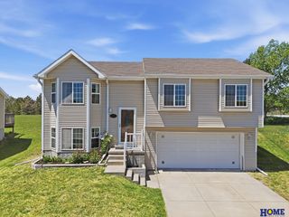 5249 N 9th Circle, Lincoln, NE 68521