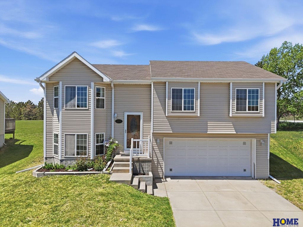 5249 N 9th Circle, Lincoln, NE 68521