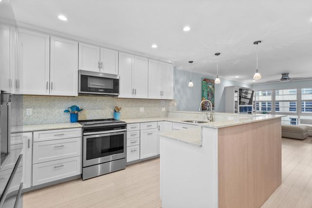 3851 N Ocean Boulevard Unit 204, Delray Beach, FL 33483