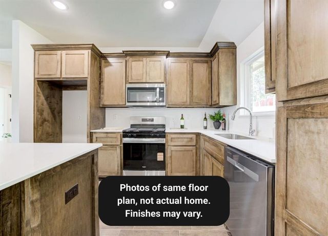 120 Mountain Laurel Way, Noble, OK 73068