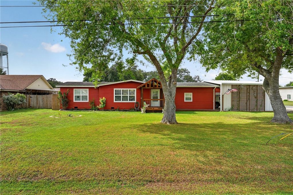 1100 Wood Ave, Woodsboro, TX 78393 — exterior