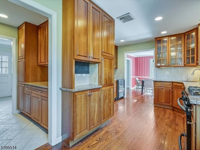 1 Cleveland Ave, Morris Plains Boro, NJ 07950