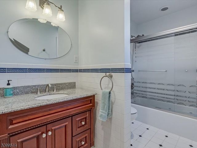 1 Cleveland Ave, Morris Plains Boro, NJ 07950