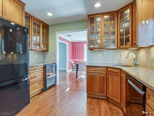 1 Cleveland Ave, Morris Plains Boro, NJ 07950