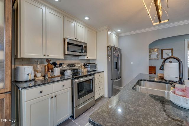 315 Hillcrest Drive, Greeneville, TN 37745