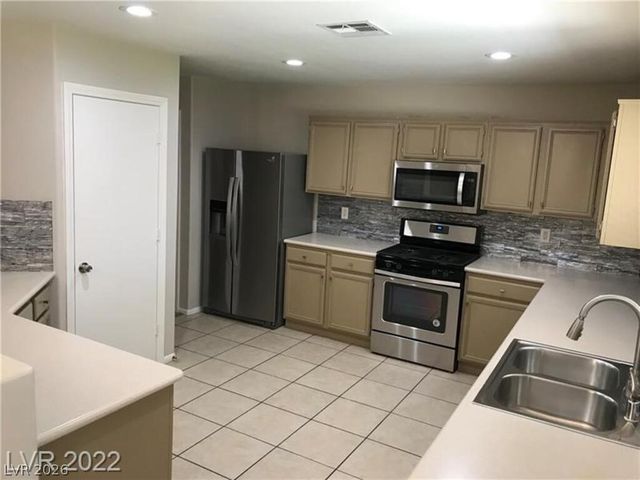 11105 Verismo Street, Las Vegas, NV 89141