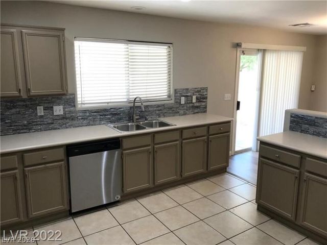 11105 Verismo Street, Las Vegas, NV 89141