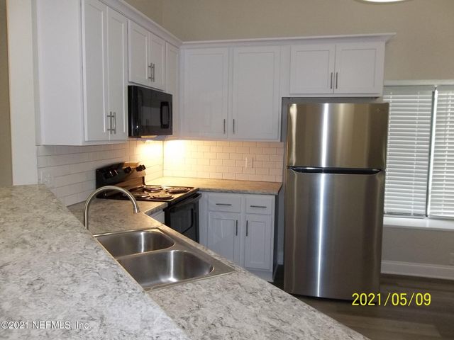 8072 KILWINNING Lane, Jacksonville, FL 32244