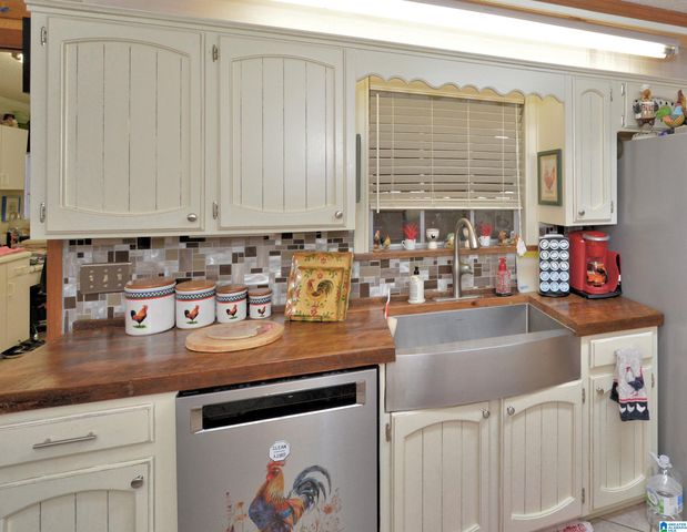 115 WESTWOOD DRIVE SW, Bessemer, AL 35022