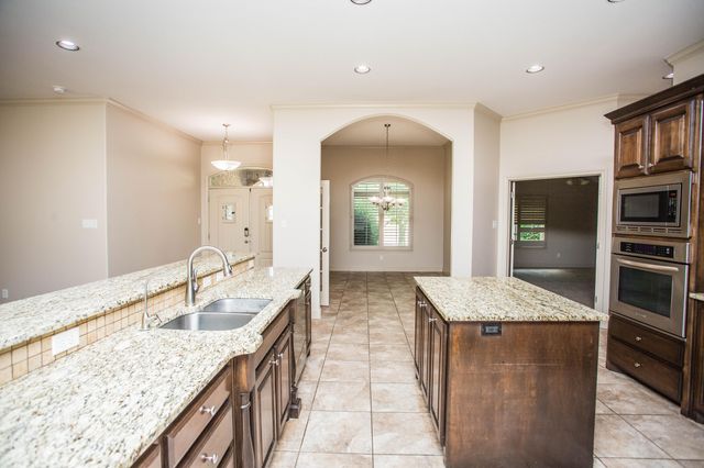 11210 Kirby Avenue, Lubbock, TX 79424