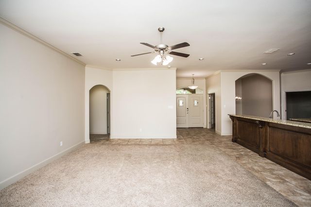 11210 Kirby Avenue, Lubbock, TX 79424