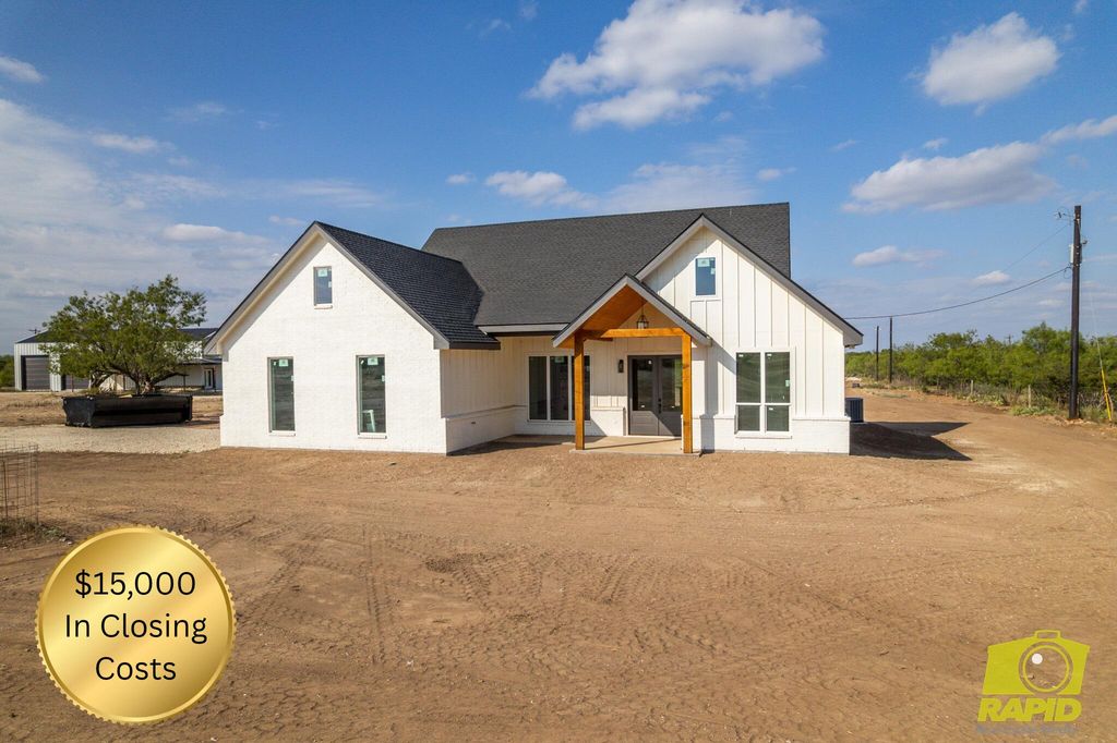 Image 1 of property listing at 10954 Twin Lakes Lane, San Angelo, TX 76904