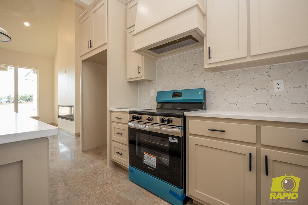 Image 11 of property listing at 10954 Twin Lakes Lane, San Angelo, TX 76904