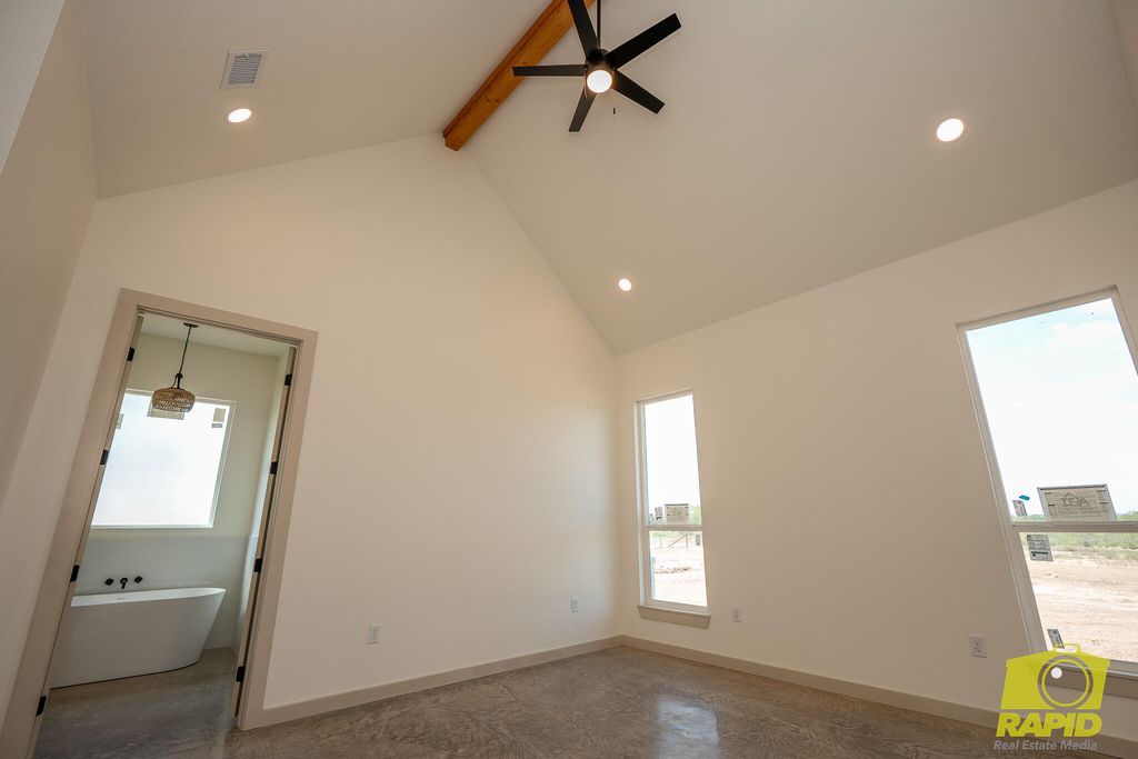 Image 24 of property listing at 10954 Twin Lakes Lane, San Angelo, TX 76904