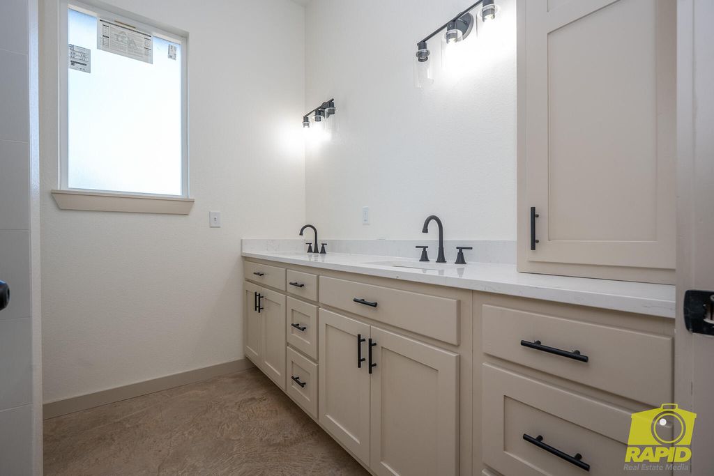 Image 40 of property listing at 10954 Twin Lakes Lane, San Angelo, TX 76904