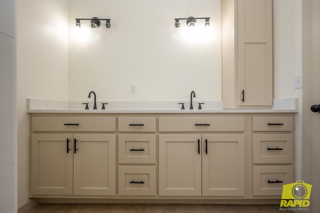 Image 41 of property listing at 10954 Twin Lakes Lane, San Angelo, TX 76904