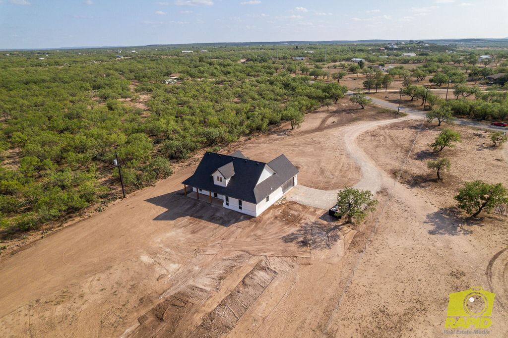 Image 46 of property listing at 10954 Twin Lakes Lane, San Angelo, TX 76904