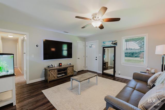 901 W 7th Street, Bay Minette, AL 36507
