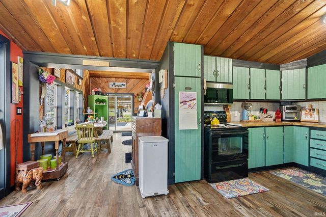 27320 Nelson Street, Elkhart, IN 46517