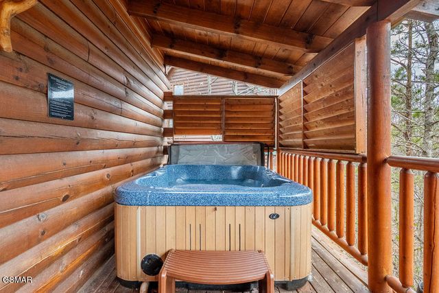 3306 Kestrel Way, Pigeon Forge, TN 37863