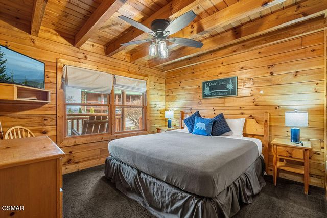 3306 Kestrel Way, Pigeon Forge, TN 37863