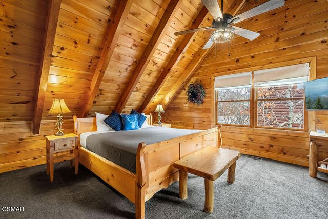 3306 Kestrel Way, Pigeon Forge, TN 37863