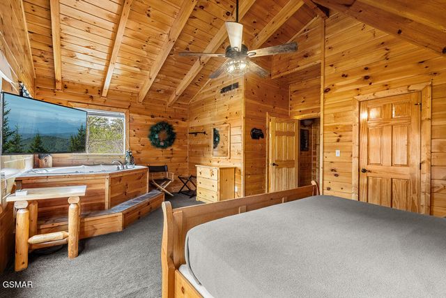 3306 Kestrel Way, Pigeon Forge, TN 37863