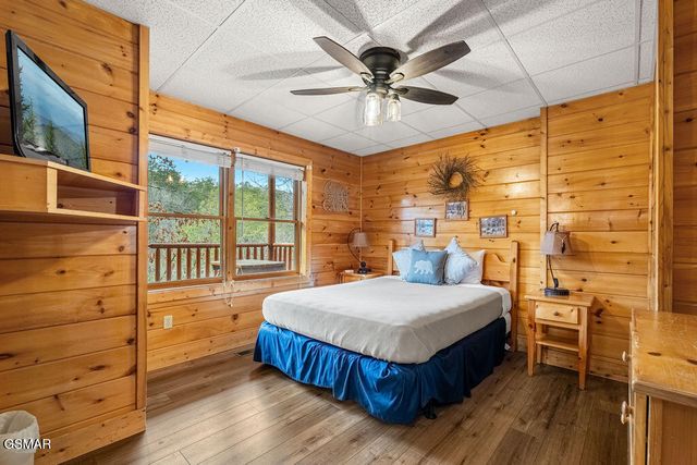 3306 Kestrel Way, Pigeon Forge, TN 37863