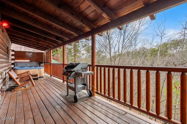 3306 Kestrel Way, Pigeon Forge, TN 37863