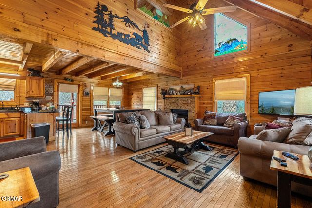 3306 Kestrel Way, Pigeon Forge, TN 37863