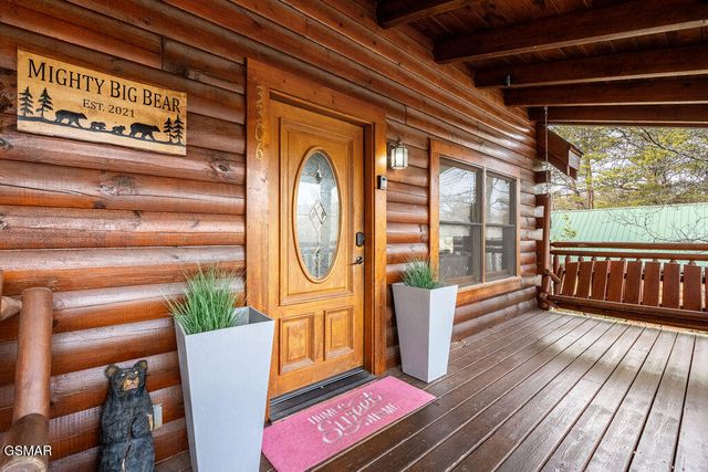 3306 Kestrel Way, Pigeon Forge, TN 37863