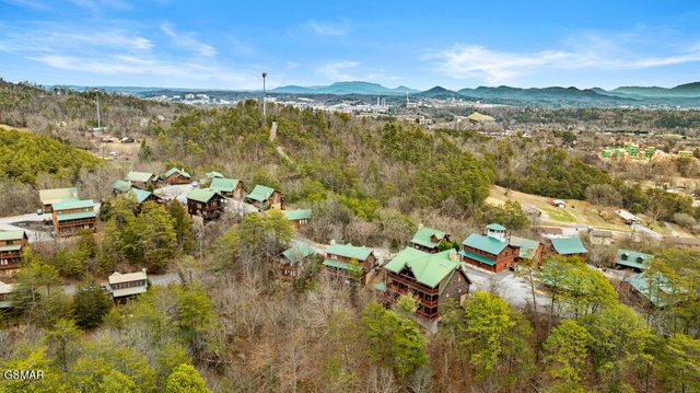 3306 Kestrel Way, Pigeon Forge, TN 37863