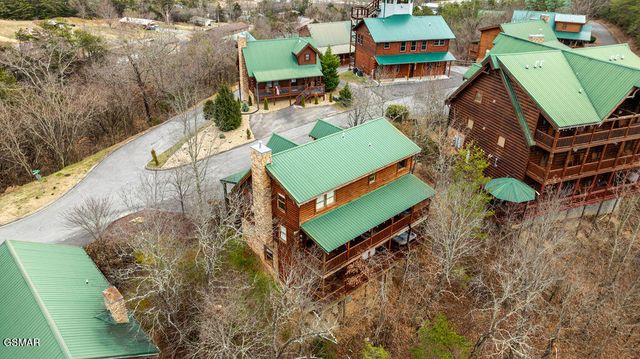 3306 Kestrel Way, Pigeon Forge, TN 37863